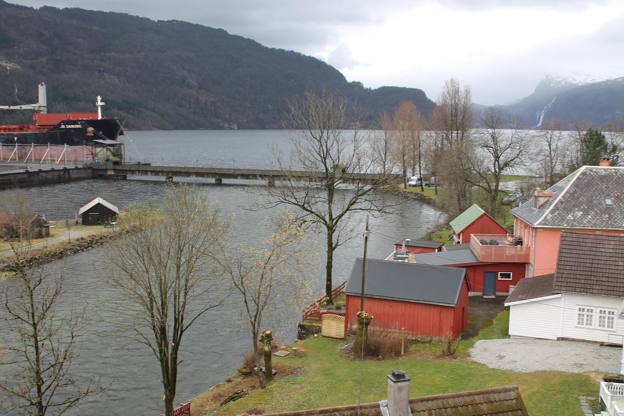 Kløver Hotel Sauda Eksteriør billede
