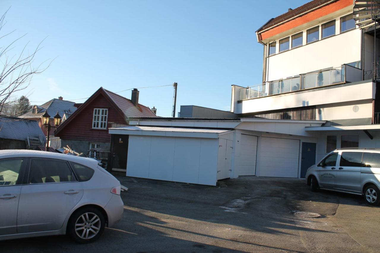 Kløver Hotel Sauda Eksteriør billede